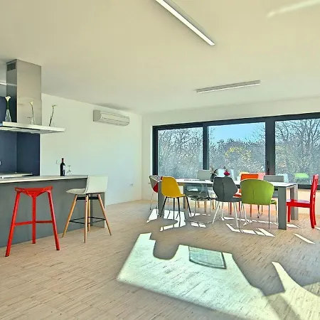 Lush In Belavici With Pool & High-end Kitchen Hreljići