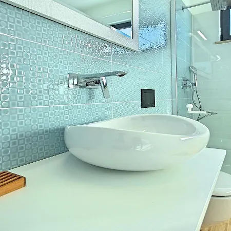 Lush In Belavici With Pool & High-end Kitchen 别墅 *