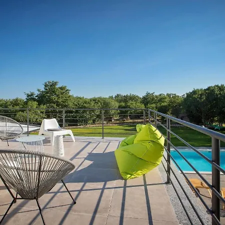 Lush In Belavici With Pool & High-end Kitchen Villa *