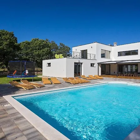 Willa Lush In Belavici With Pool & High-end Kitchen Hreljići
