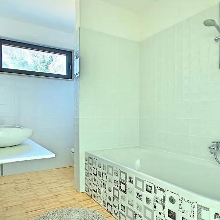 Lush In Belavici With Pool & High-end Kitchen Willa